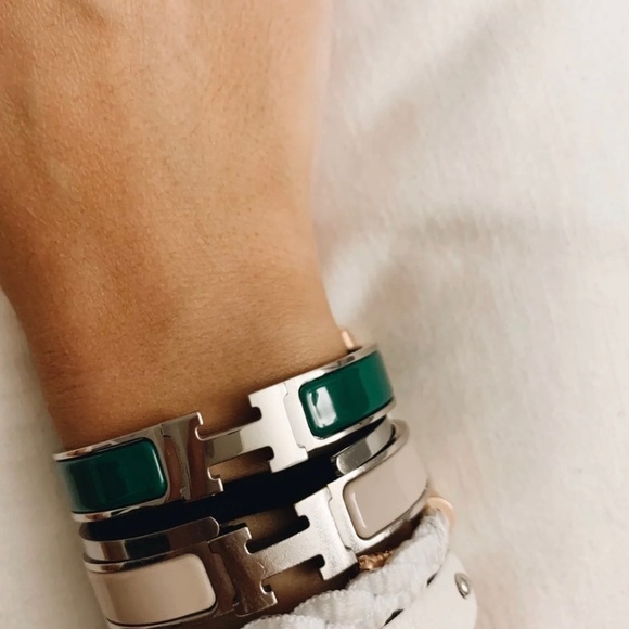Hermes Jewelry - hermès H bangle 💚💚